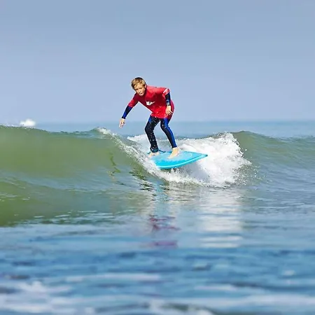 Pour 6 Dans Avec Piscine Dağ evi